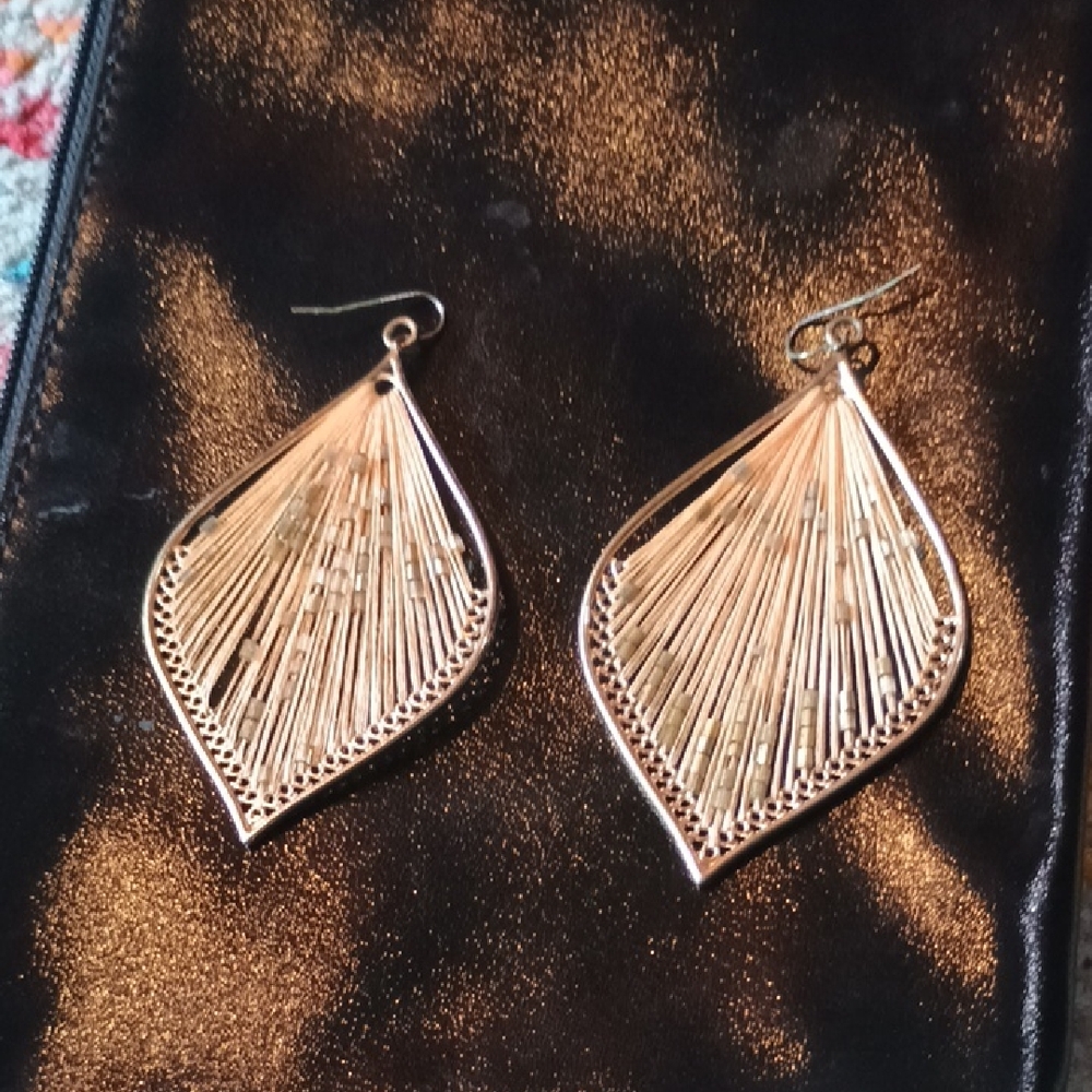 Chic Gold-Toned Leaf Earrings